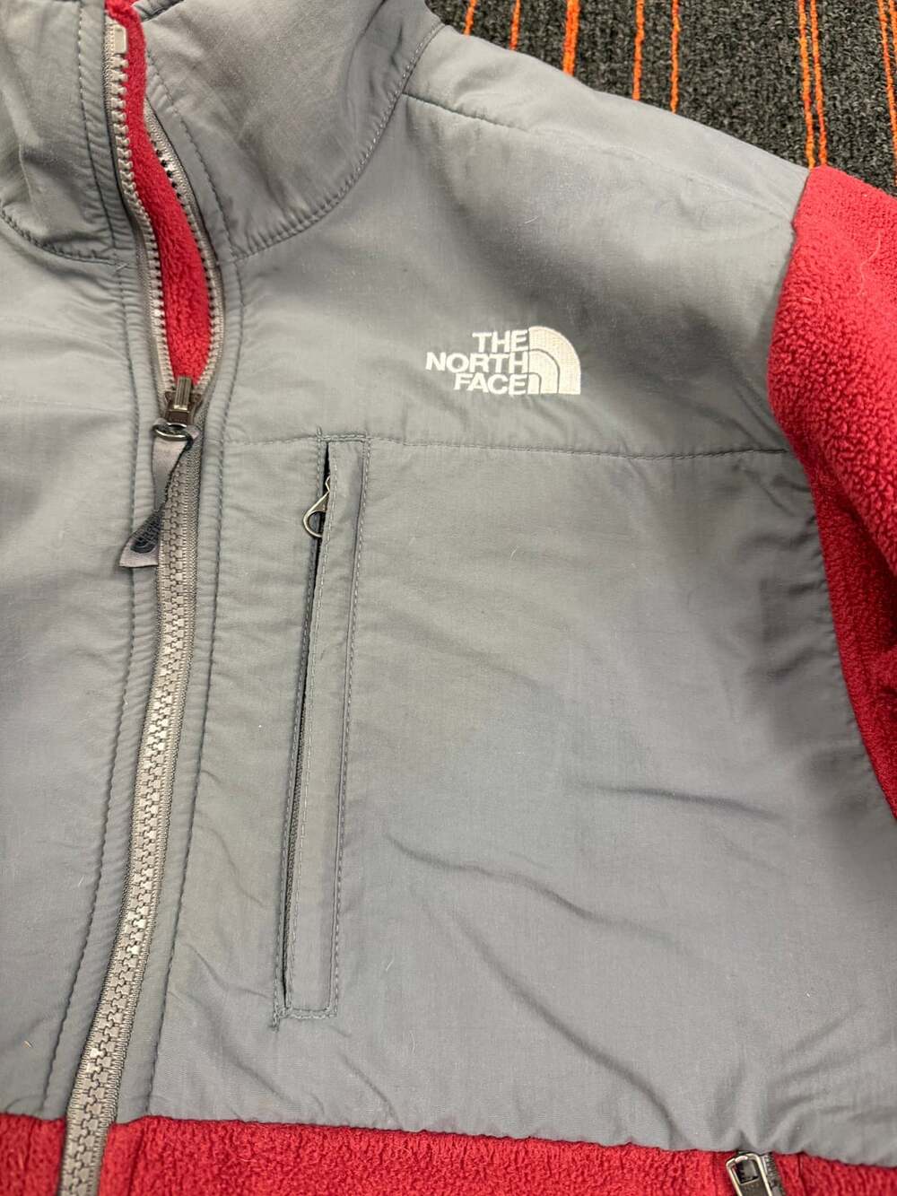 The North Face Women's Red and Gray Denali Full Zip Fleece Jacket - Picture 4 of 9